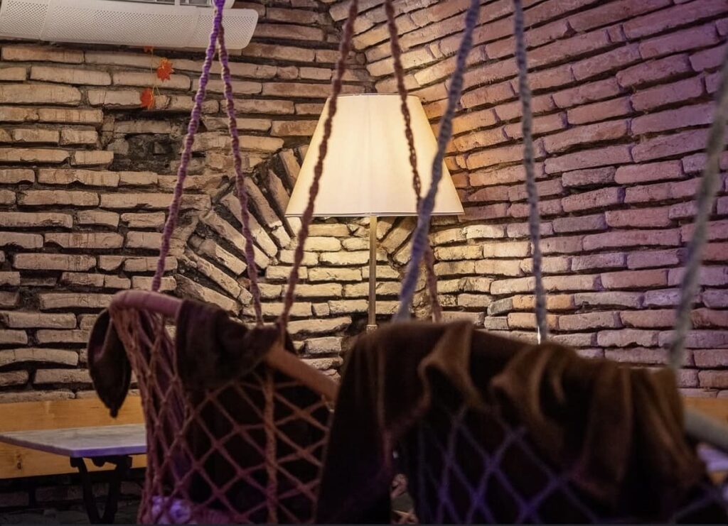 balançoire et brique le roll toulouse