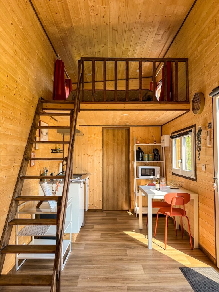 Cusine de la tiny house du jardin d'émilie