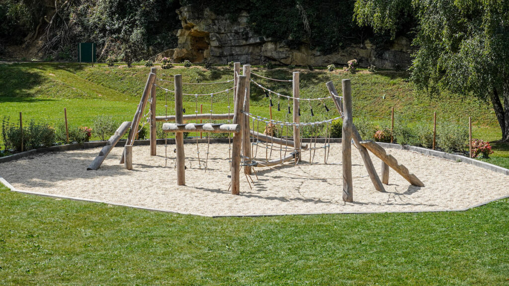 Les jeux extérieurs du monde miniature à Clécy