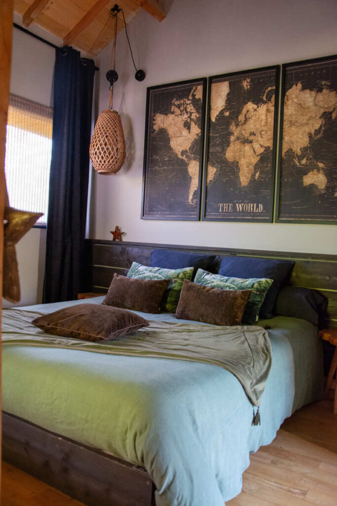 Le lit de la cabane perchée PureS'capade à 20 minutes de Limoges