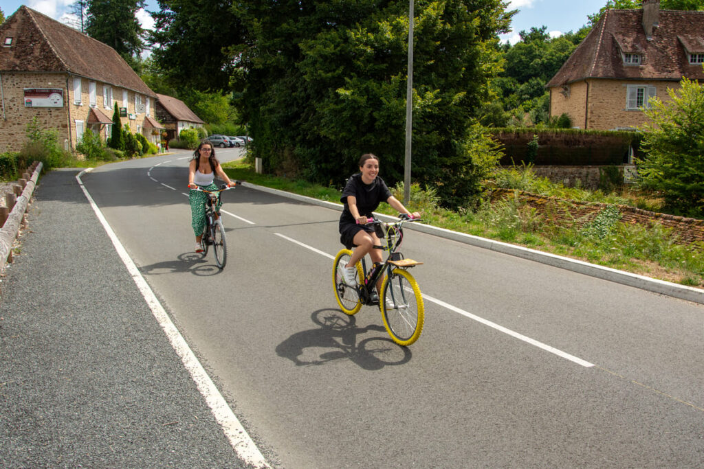 Les vélos électriques en location à The Beach Ski Academy à Meuzac à 30 minutes de Limoges
