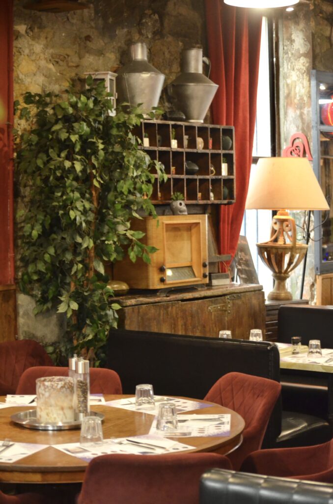 L'intérieur du restaurant L'Offset à Avignon