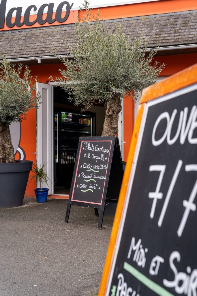 La devanture de Macao Paëlla à Dinard