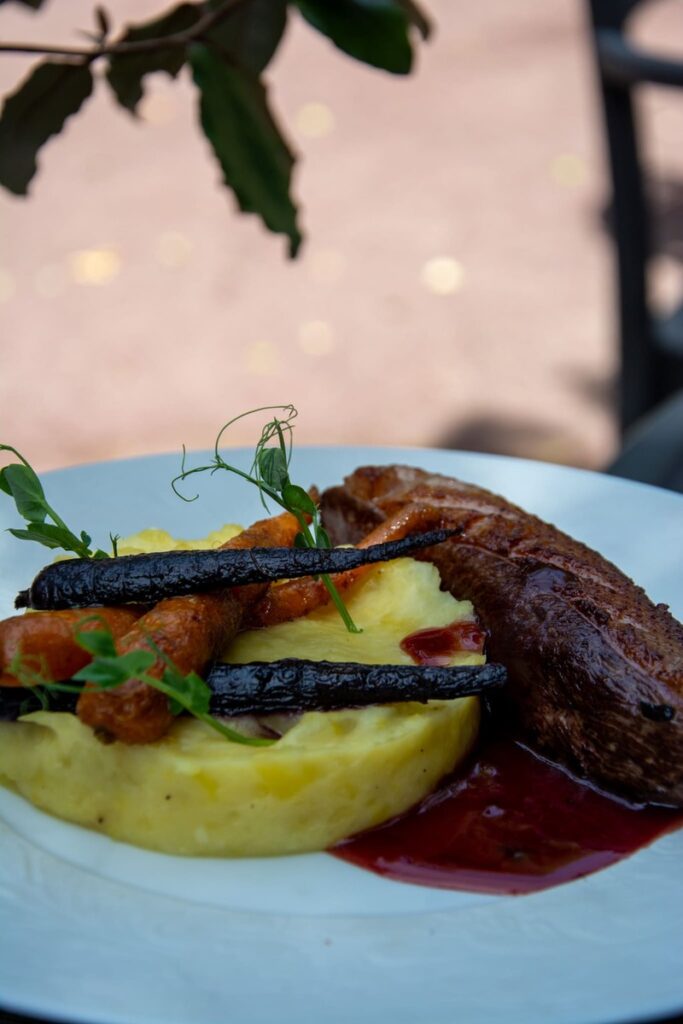 Un magret de canard de la carte du restaurant locavore La Muse Bouche à Limoges