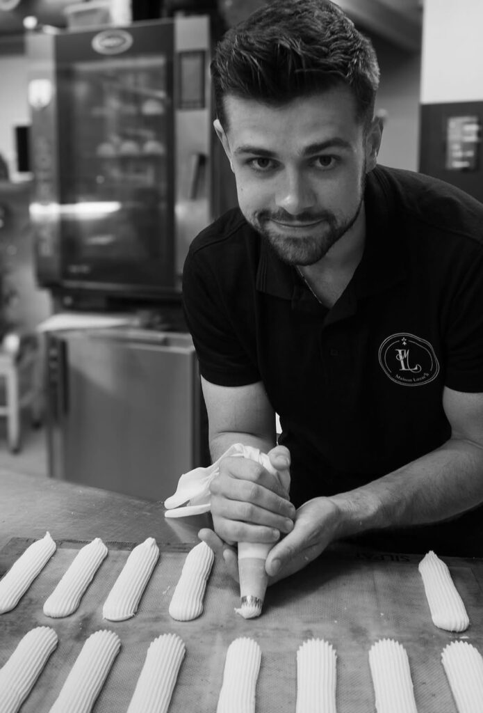artisan de la boulangerie maison lozac'h à fouesnant