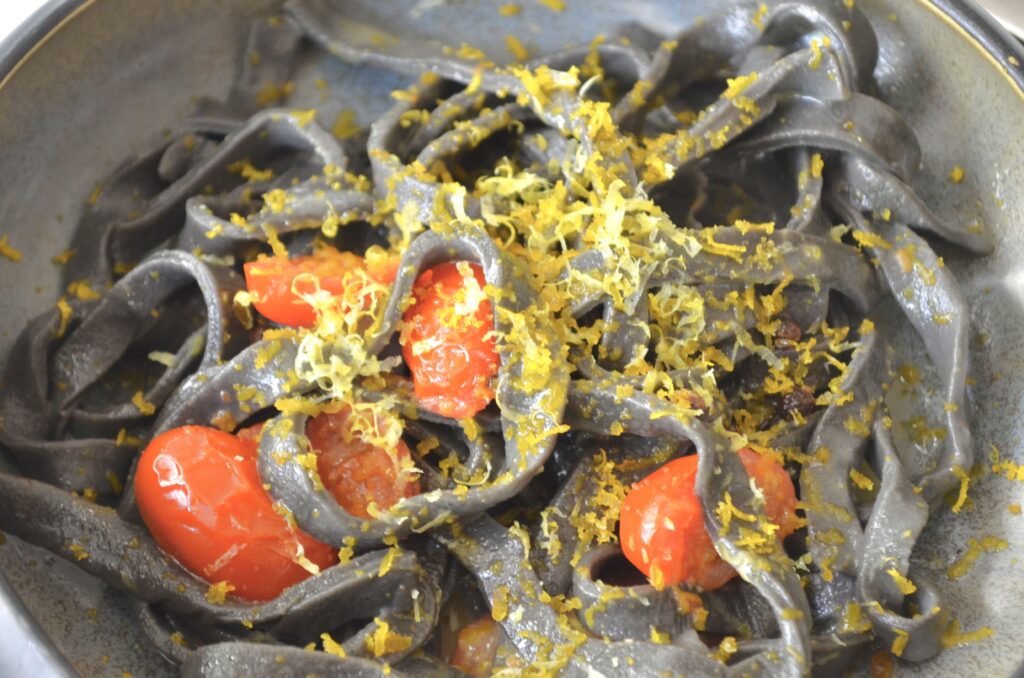 Les pâtes à l'encre de seiche du restaurant Une Marguerite à Table