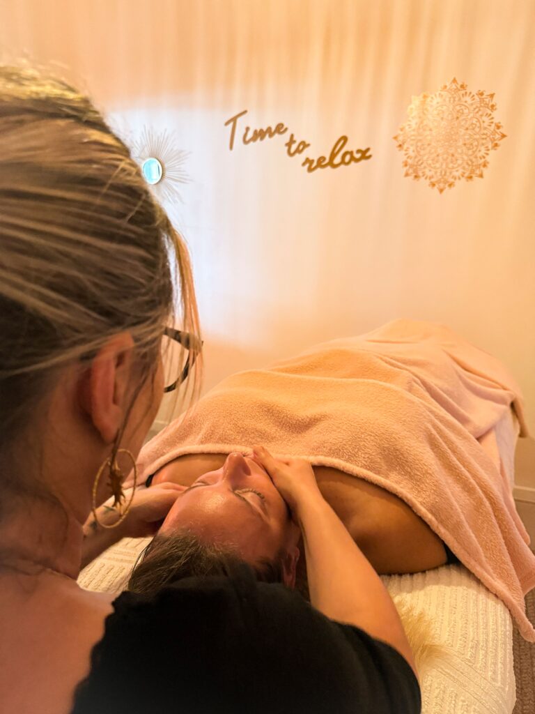 Massage Visage chez Mon Bonheur Ayurvedic à Dijon