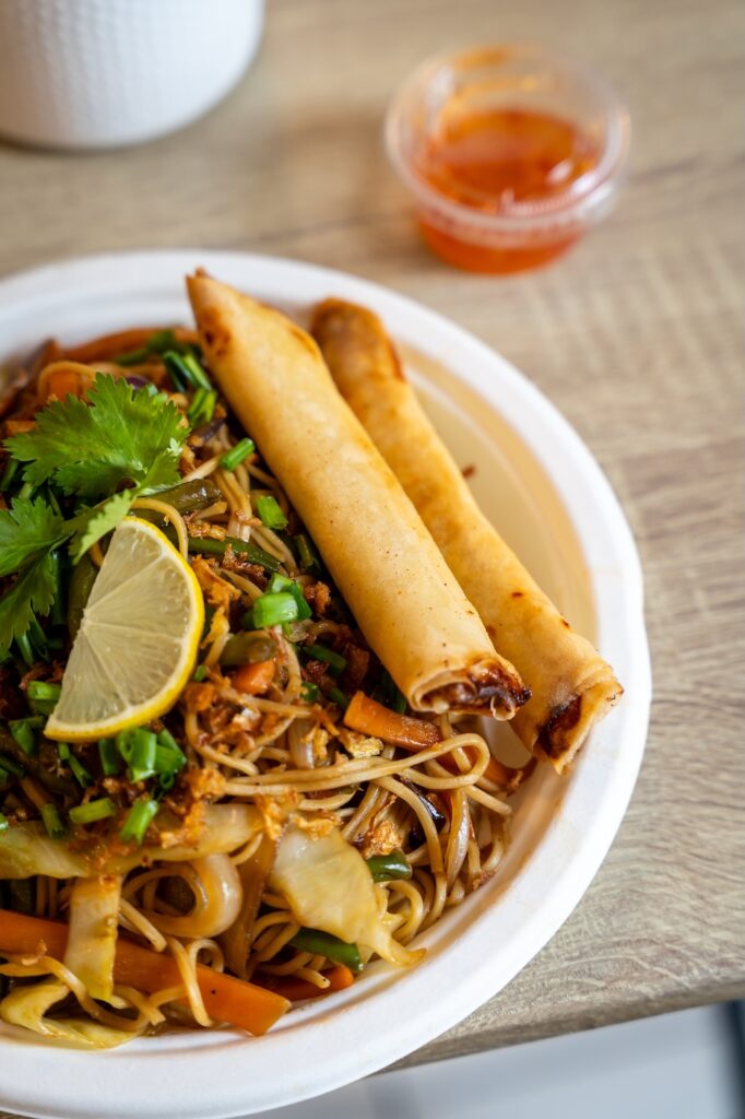 Nems croustillants au poulet à Las Cebuanas à Saint-Malo.