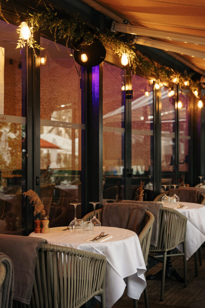 Tables du restaurant Opéra Café à Avignon