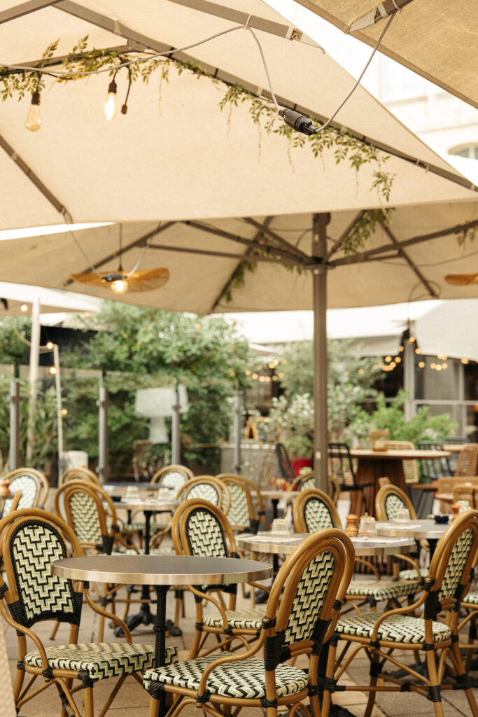 La terrasse du restaurant Opéra Café à Avignon