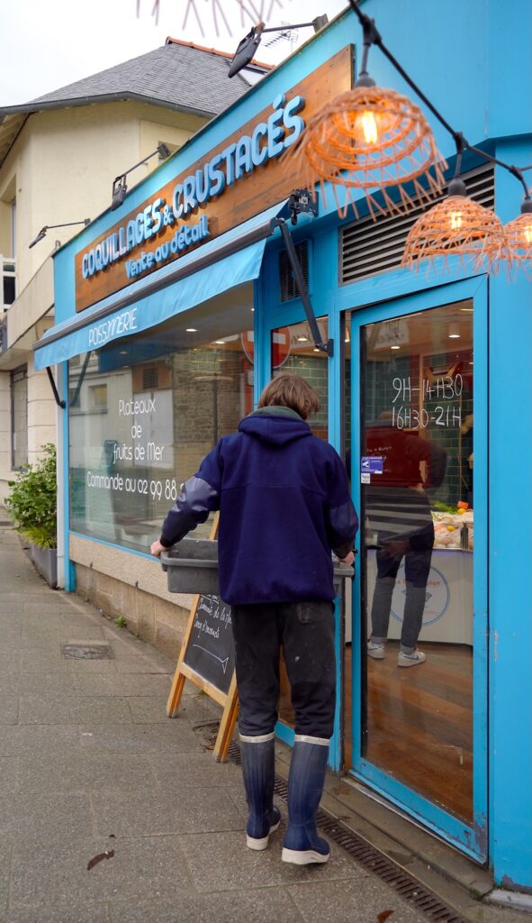 La devanture du point de vente de La Pêche Dinardaise, à Dinard
