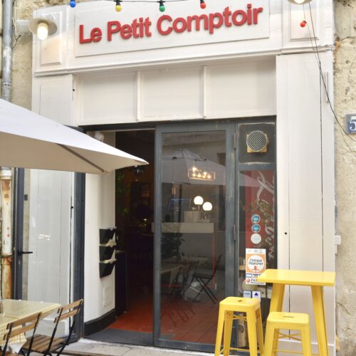 La devanture du restaurant Le Petit Comptoir à Avignon