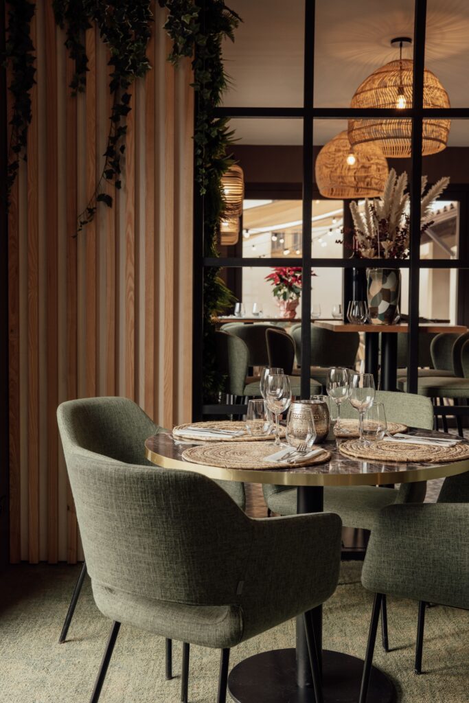 Les tables du restaurant Le Petit Pois à Bollène