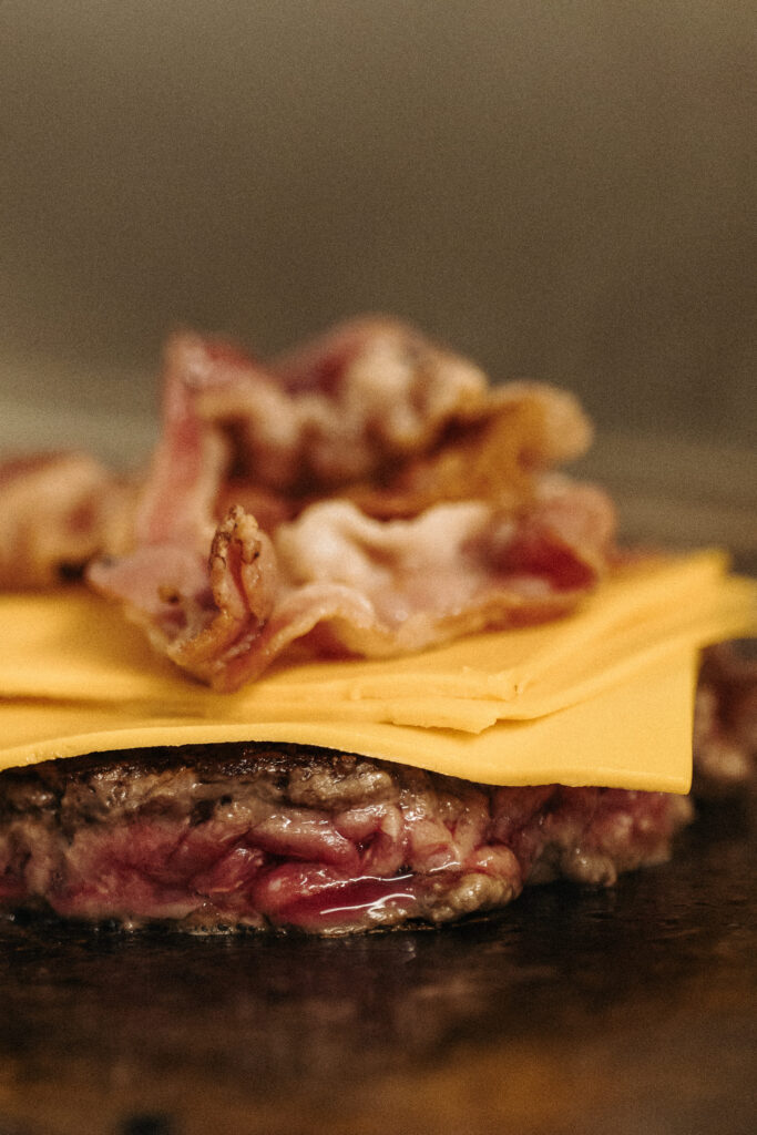 L'intérieur des burgers prêts à la cuisson