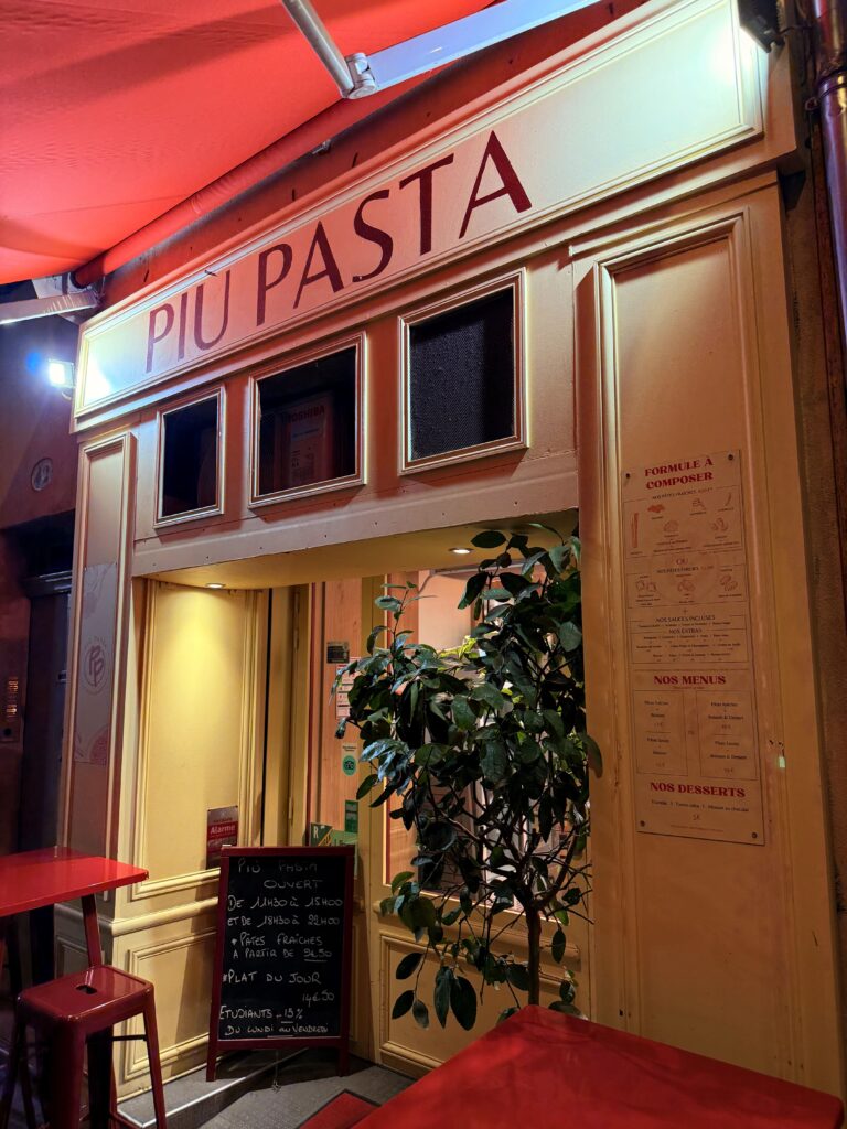 Devanture de chez Piu Pasta