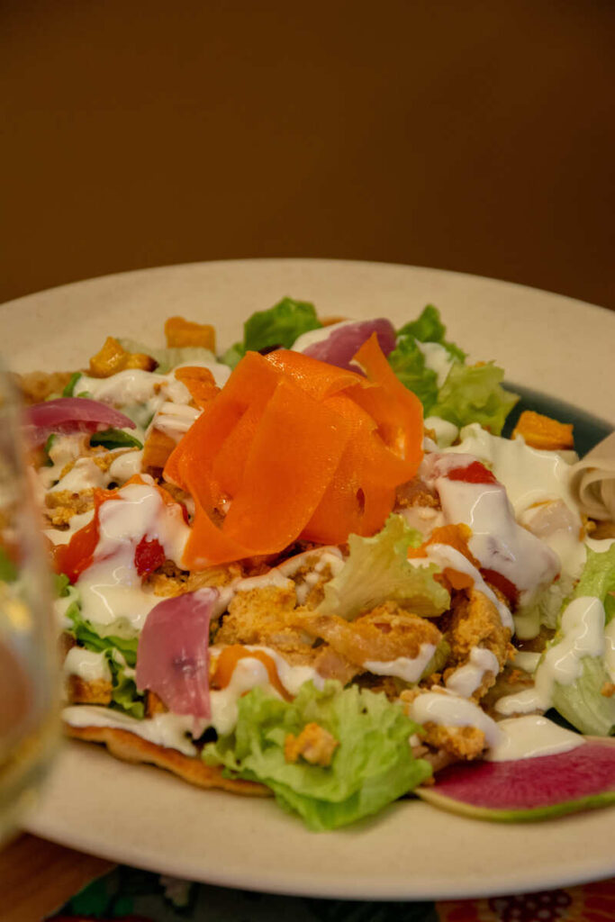 Un plat végétarien du menu du jour du restaurant Le Merle Moqueur à Eymoutiers à 45 minutes de Limoges