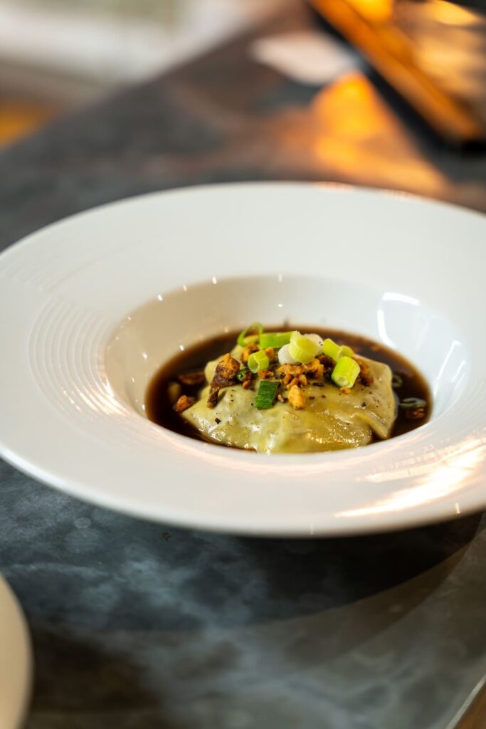 Plat gourmand préparé avec soin au Cellier à Châteaugiron