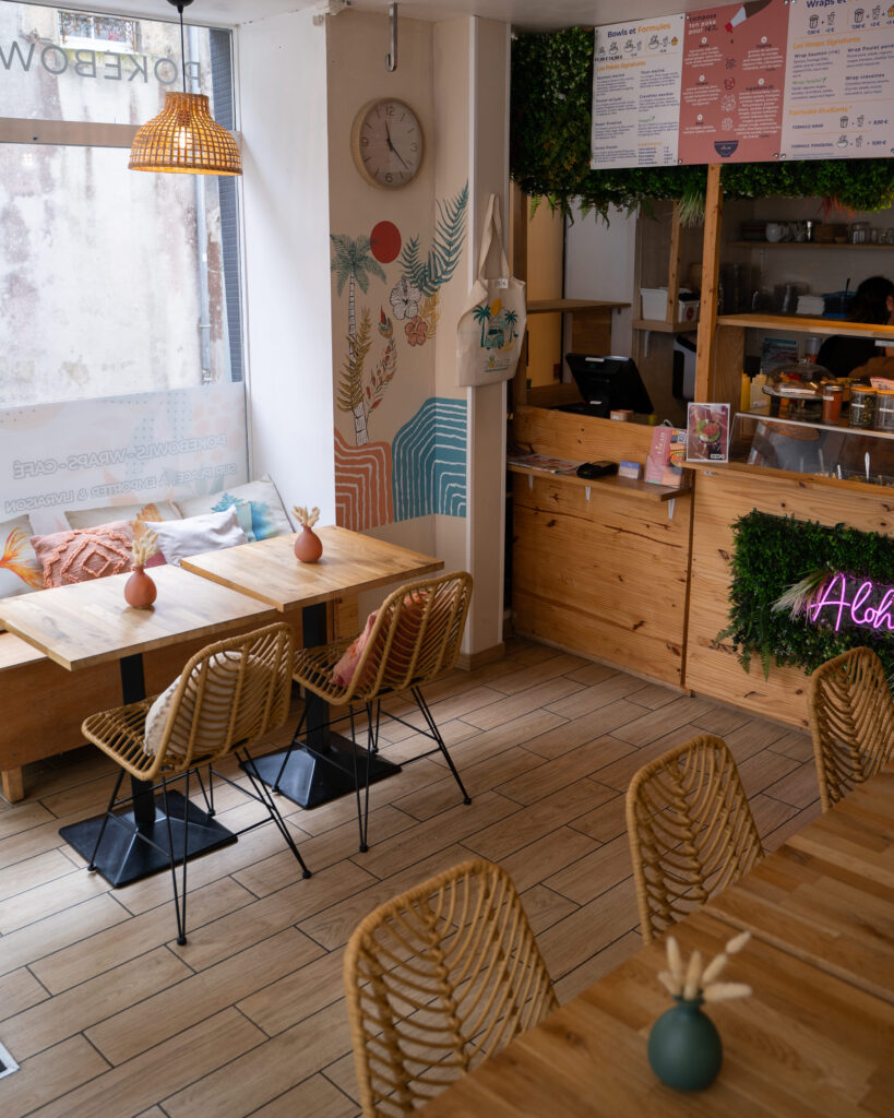 La salle du restaurant Pokame à Landerneau
