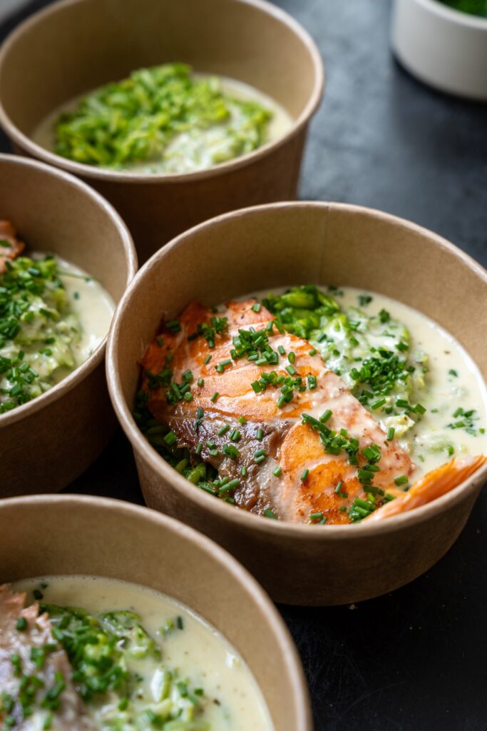 Un plat à base de saumon préparé par Popote, à Saint-Malo