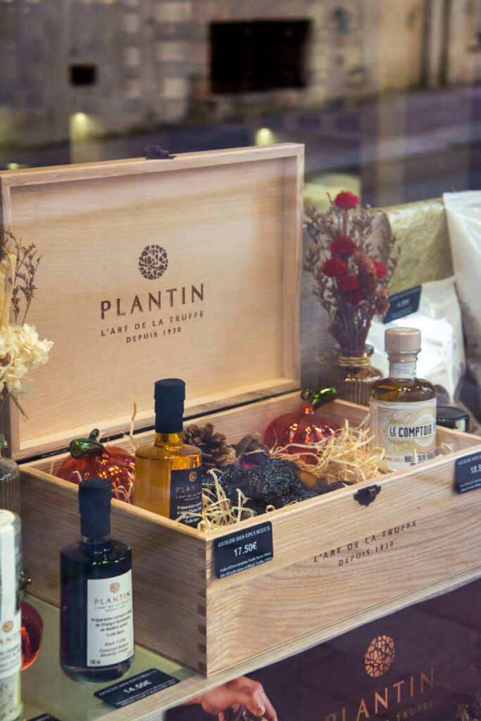 Un coffret autour de la truffe de l'épicerie fine et de produits autour de la gastronomie La Guilde des Épicurieux à Limoges