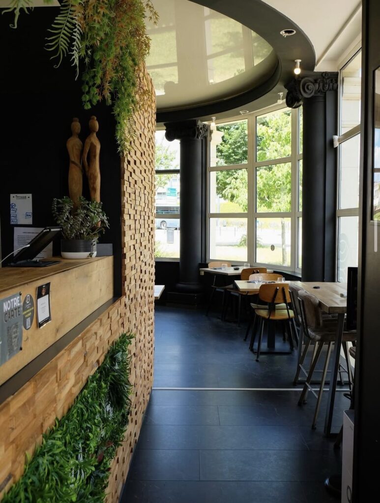 Intérieur accueil et salle de Samouraï Sushis à Besançon