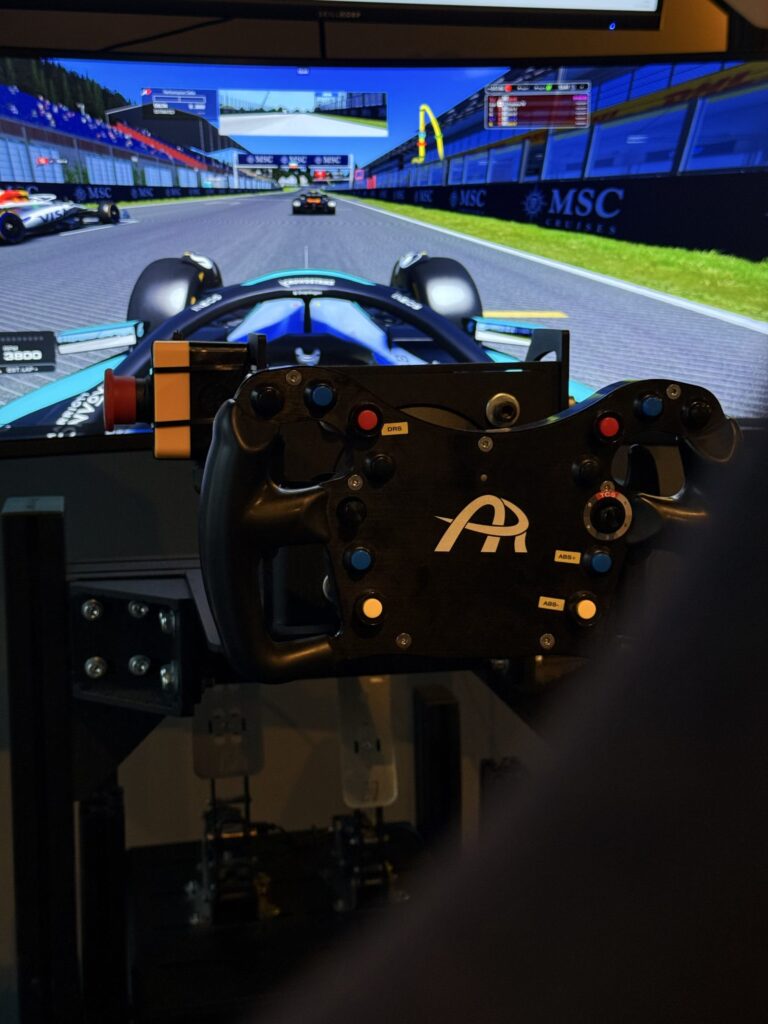 Simulateur F1 au Simuracing Area à Dijon