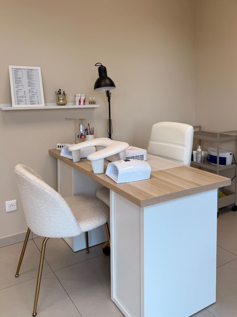 Coin Ongles au So Institut à Fontaine-Francaise