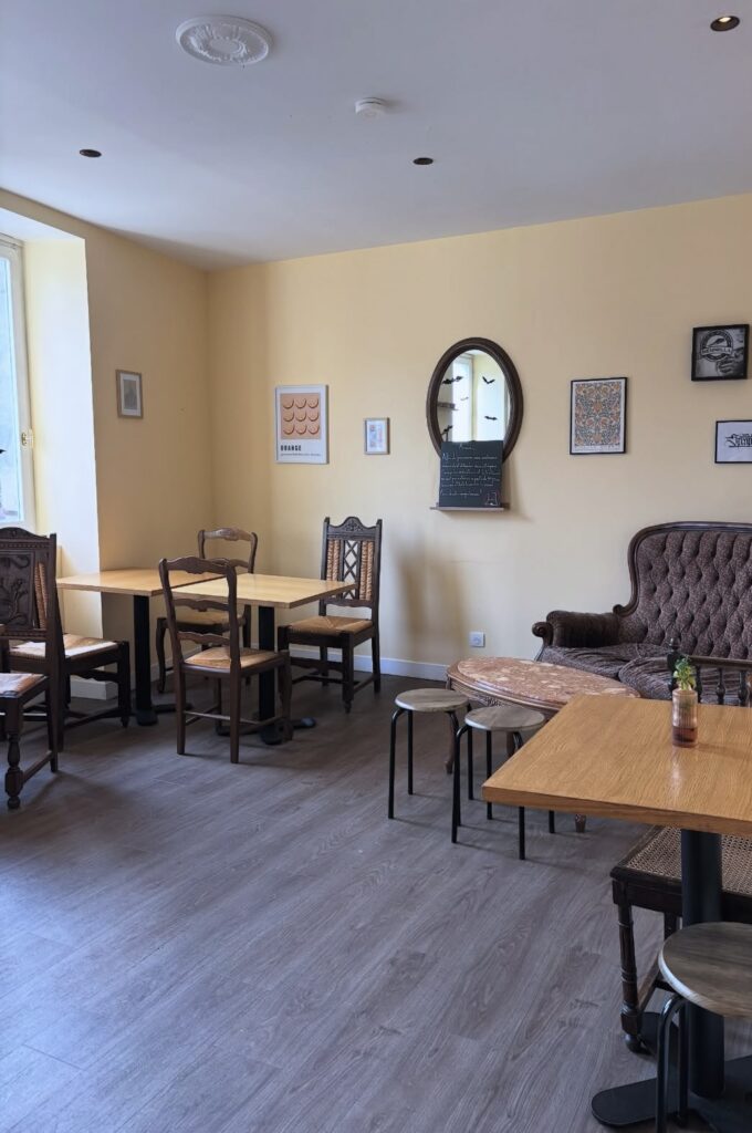 interieur du coffee shop strati caffè à quimper