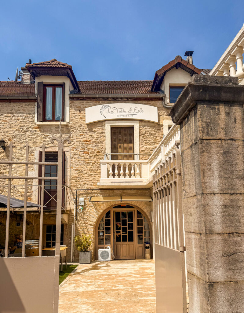 Facade de la Table d'Eole à Brochon