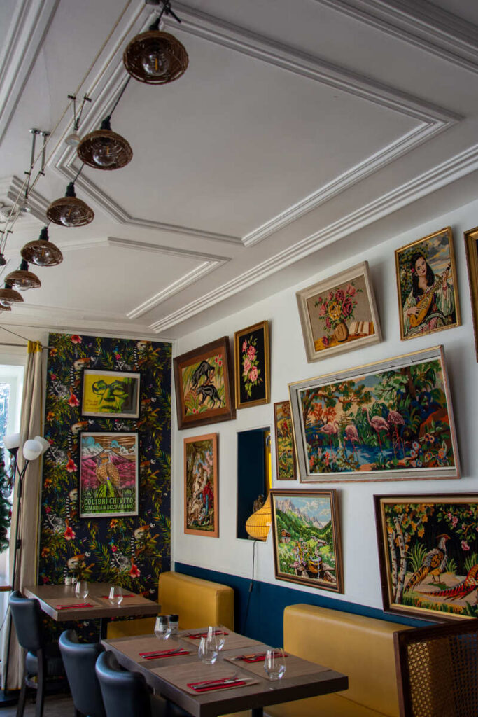 Les cadres décoratifs du restaurant L'Internationale à Limoges