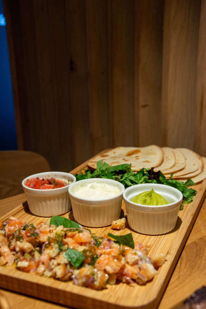 Une planche à partager le soir du restaurant le Saint-Jacques à Limoges sur les bords de Vienne