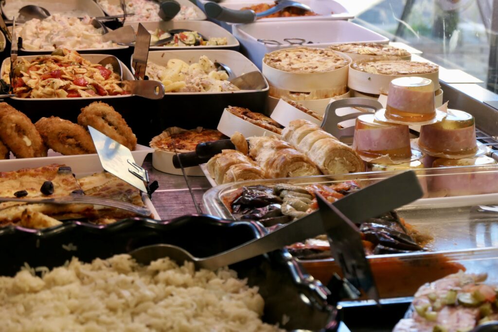 Partie traiteur et plats à emporter de la boucherie Saint-Ferdinand à Arcachon.