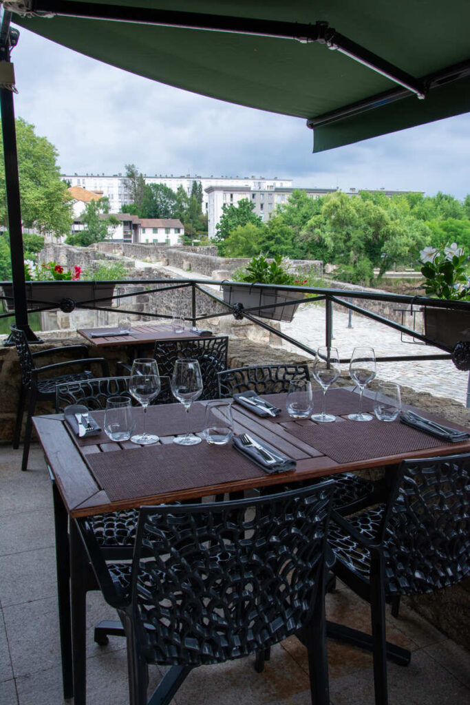 La vue depuis une des terrasses du restaurant Le Pont Saint-Étienne à Limoges
