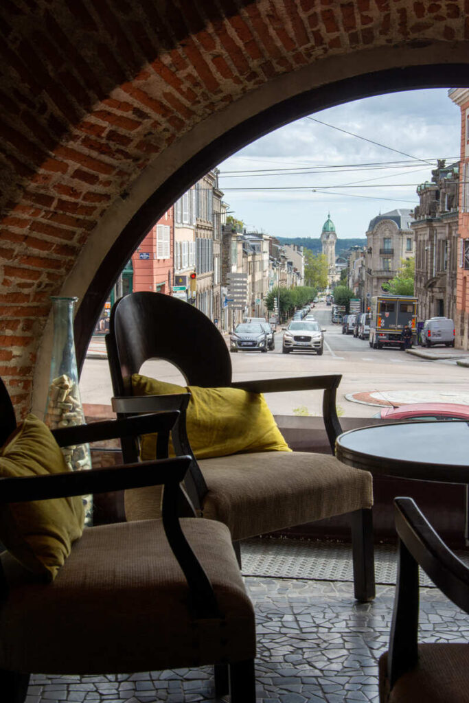 La vue depuis l'étage à l'intérieur du restaurant Le Paris à Limoges