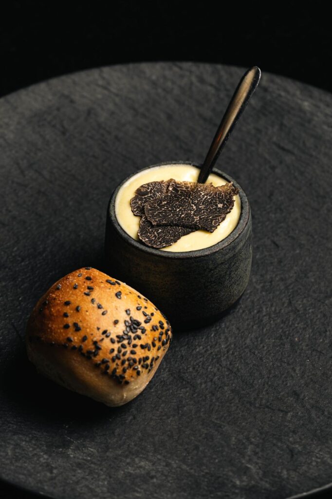 Purée Robuchon à la truffe Oval Restaurant