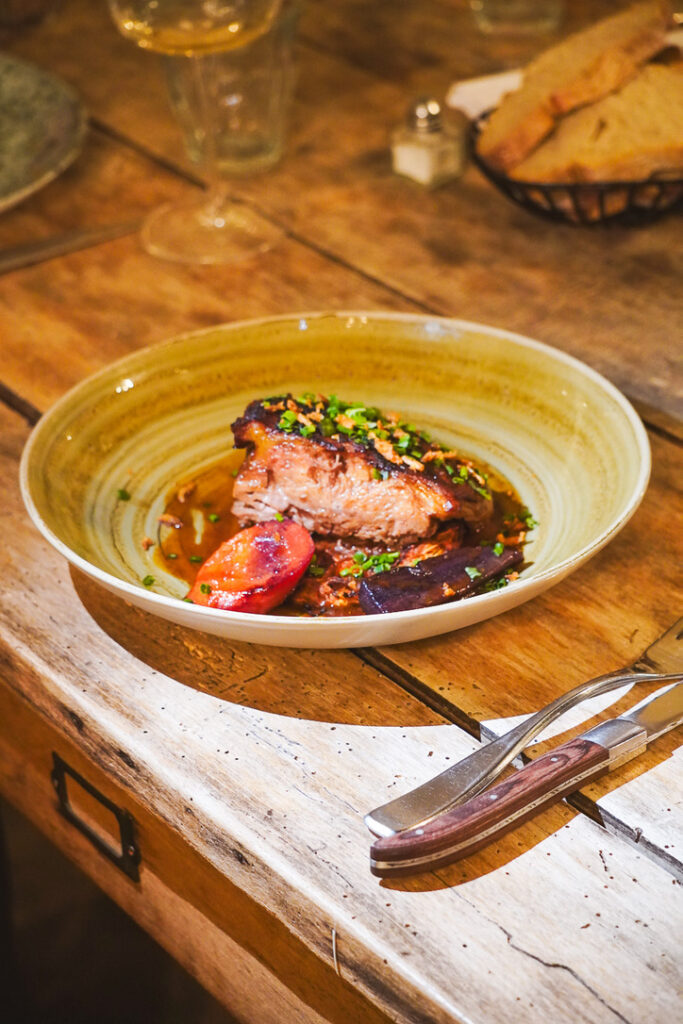 Le Clos de Champfleury propose de belles pièces de viande, comme ce paleron