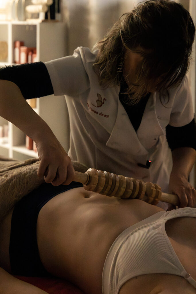 La maderotherapie sur le ventre et la taille chez Au Cocon de Soi à Perpignan