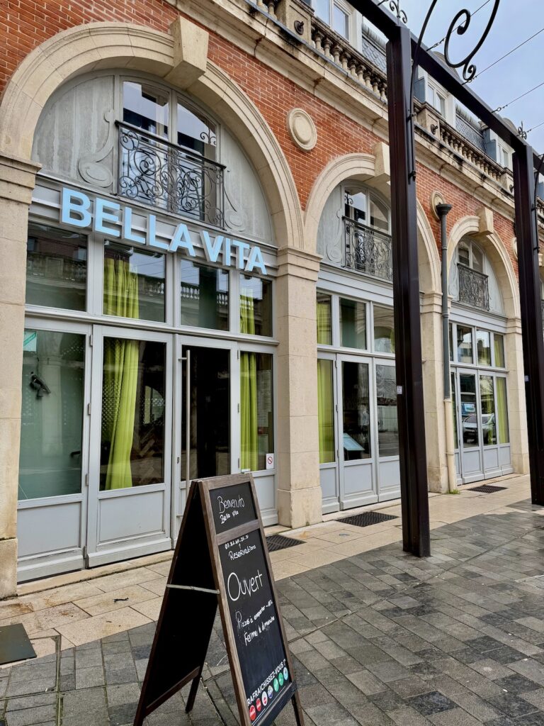 La devanture du restaurant italien Bella Vita