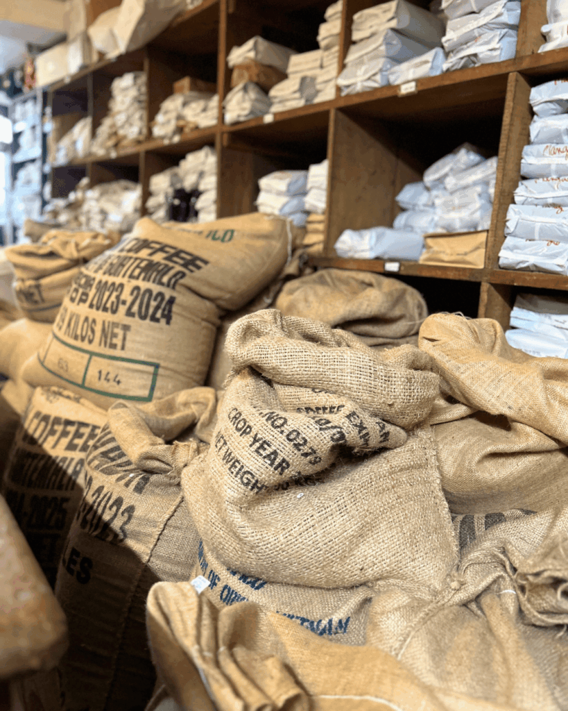 Sac de café de la maison deuza à saint jean de luz