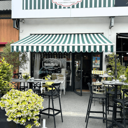 La devanture de Casa santa maria