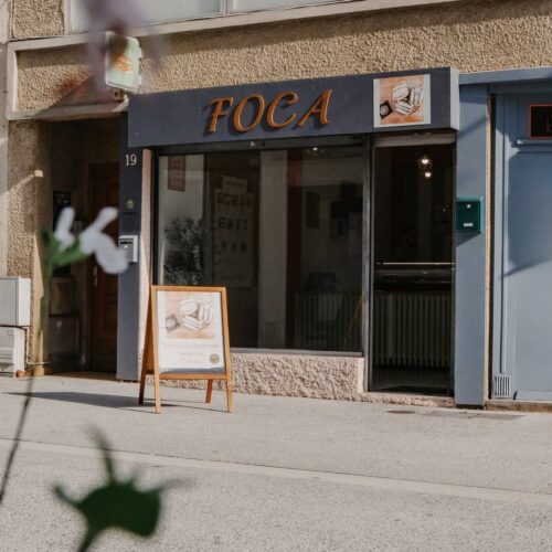 Vue extérieur d'une sandwicherie de type cuisine italienne à Pau, près de Tarbes