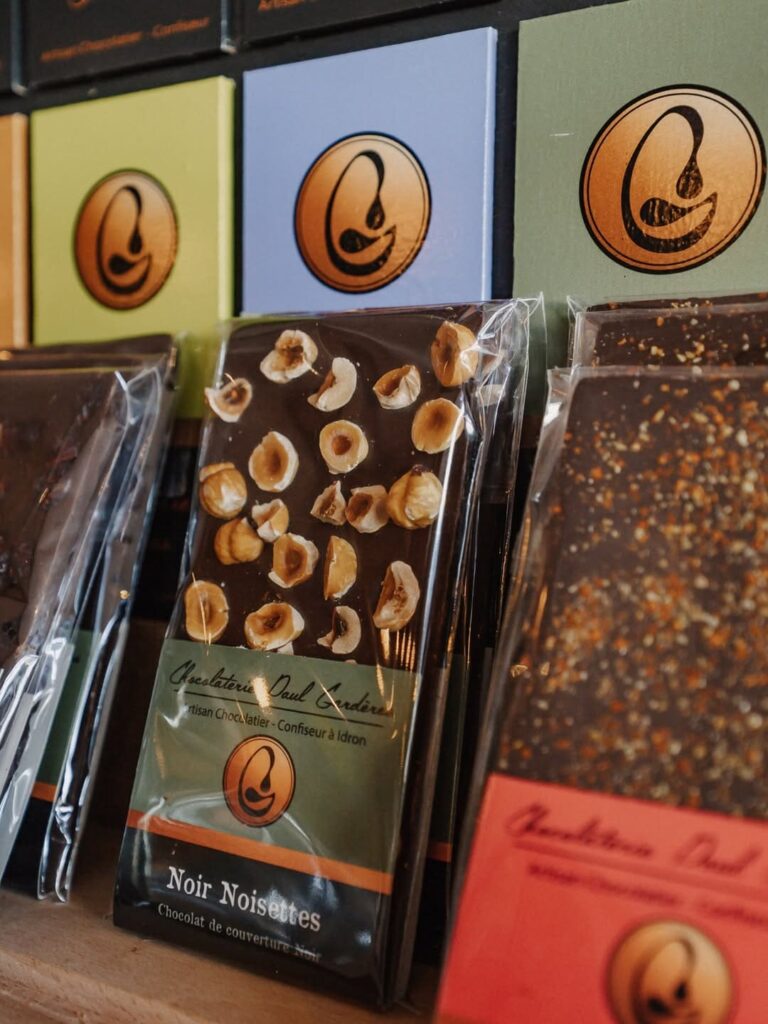 Tablettes de chocolat gourmandes d'une chocolaterie à Idron, près de Pau