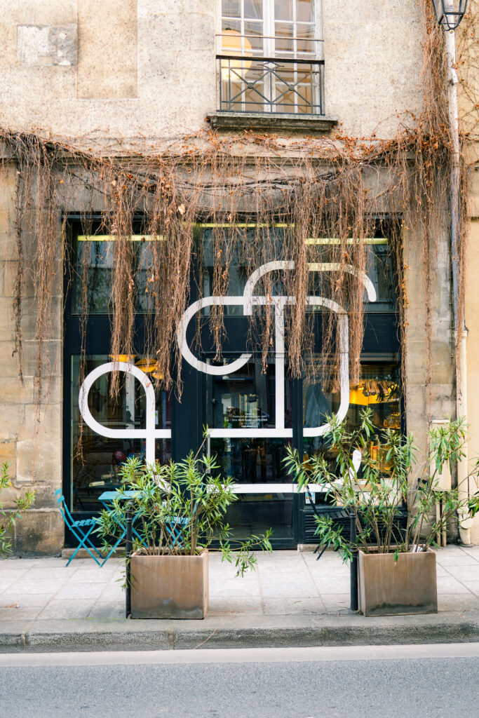 La devanture de Dessance