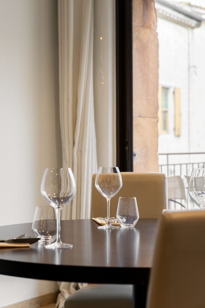 Une table à L'Entre Deux à Bizanet