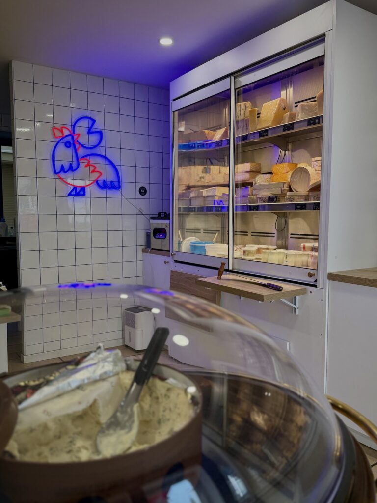 Intérieur de la boutique Fromage de France