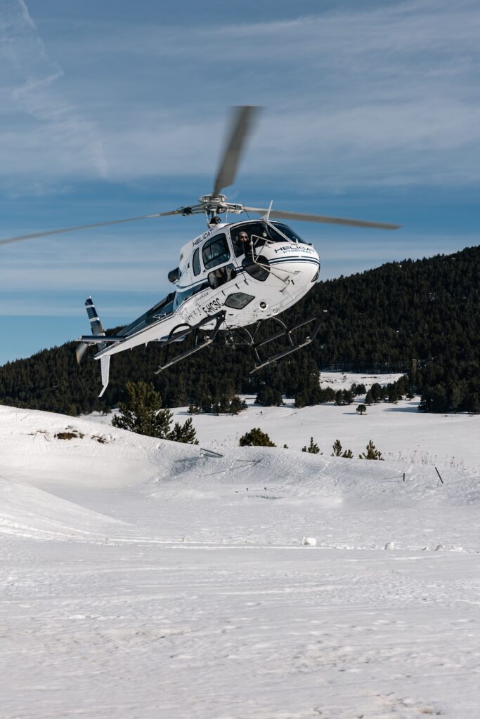 L'atterrissage de l'hélicoptère après un vol découverte avec Hélittoral Hélicoptère à Perpignan
