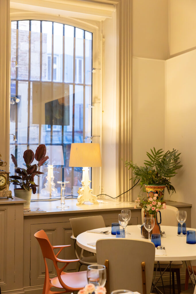 La salle du Hibou Bistro Grec à Perpignan