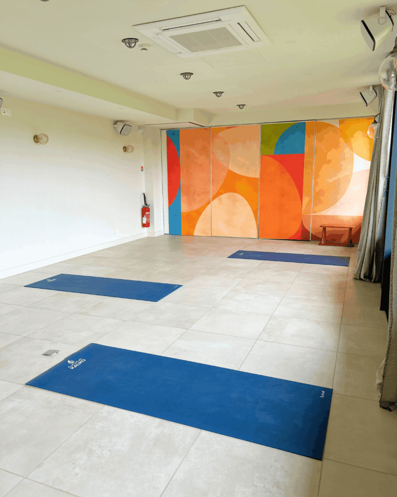 la salle de yoga pour les cours chez Kaliko