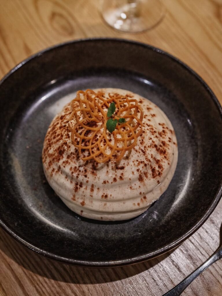 Dessert gourmand d'un restaurant de type cuisine française à Bielle, près de Tarbes