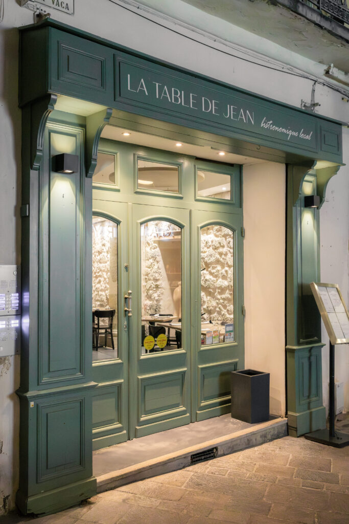 La devanture de La Table de Jean à Béziers